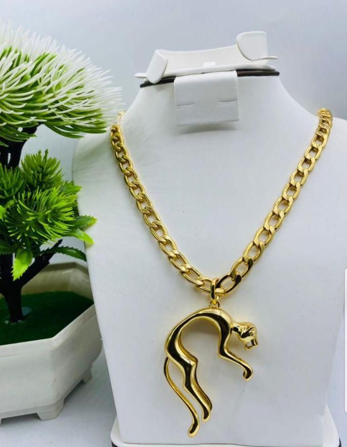 Luxury Chain With Pendant- Gold