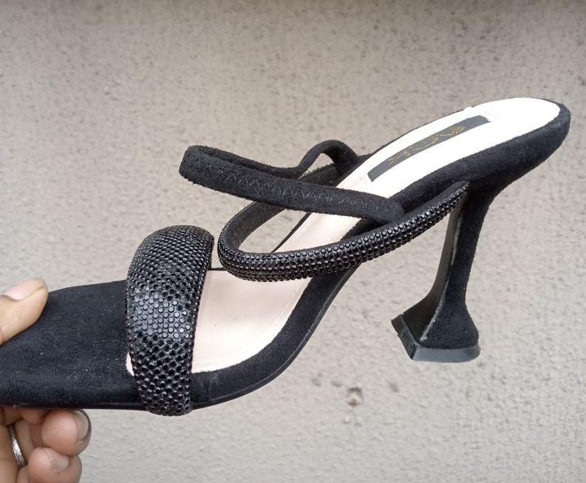 Female Transparent Slippers - Black
