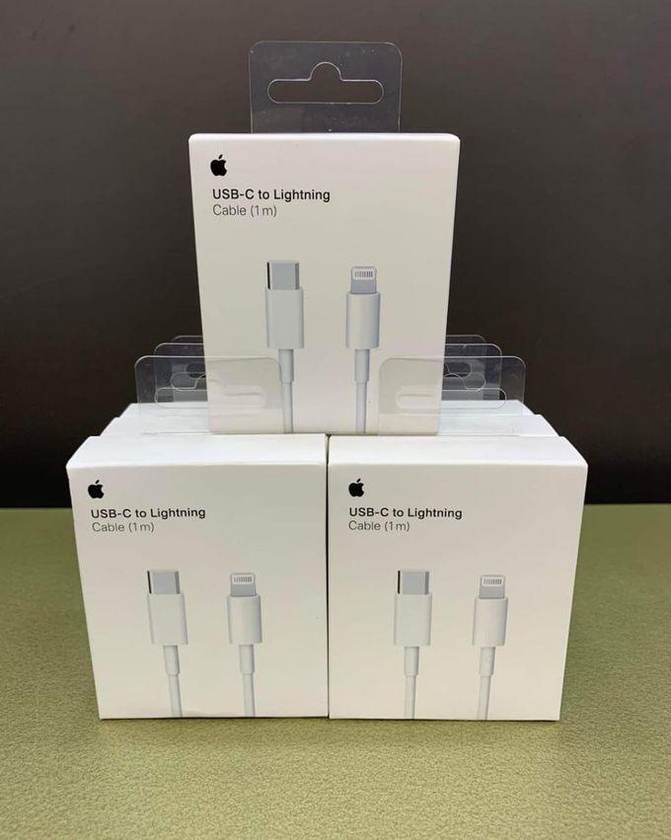Apple IPhone XR/XS Max/XS/X, IPhone 8 Plus USB -C To Lightning Cable [1m] -white