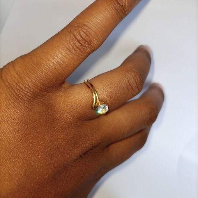 3D Fashion Fashion Simple Elegant Engagement Ring With Box.