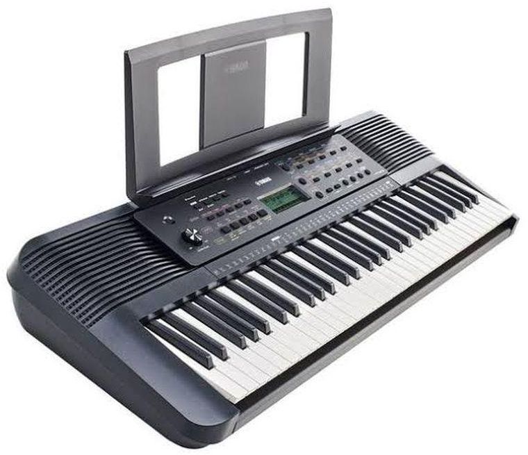 Yamaha PSR E273 Professional 61 Keys Keyboard