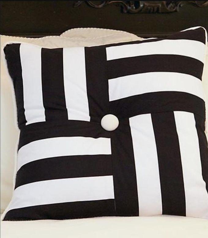 Decorative Throw Pillow Cover-18x18 + INSERT