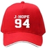 قبعة بيسبول بطبعة "J-Hope 94" أحمر/أبيض