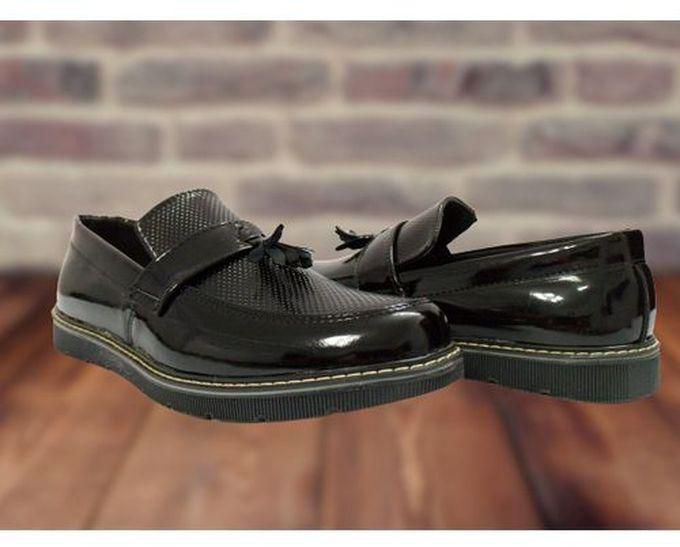 حذاء كلاسيك - كاجوال - مودرن من الجلد المستورد المعالج ونعل الرابر