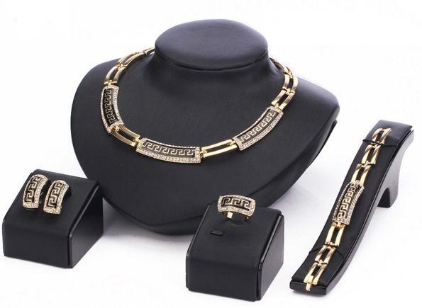 طقم مجوهرات بسلسلة سوداء مزخرفة، مرصعة بالكريستال التشيكي، بتصميم افريقي