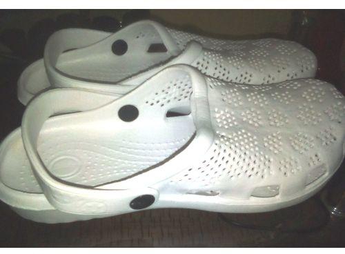 Fashion White croc sandals for men white clogs Size no.40
