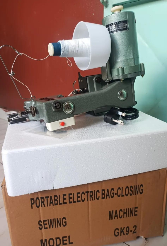 Sewing machine/portable sewing machine
