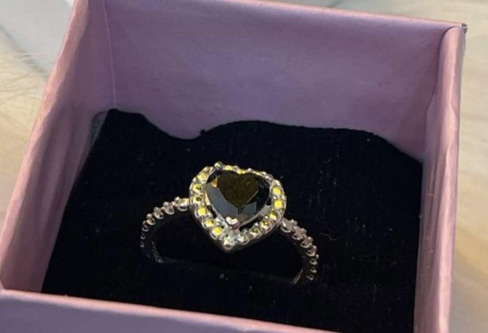 Pandora خاتم من الفضة الاسترليني بتصميم قلب اسود مع صندوق هدايا من باندورا