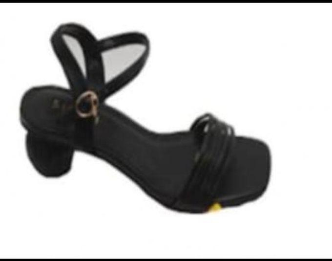 Smart Ladies Low-Heel Shoe - Black