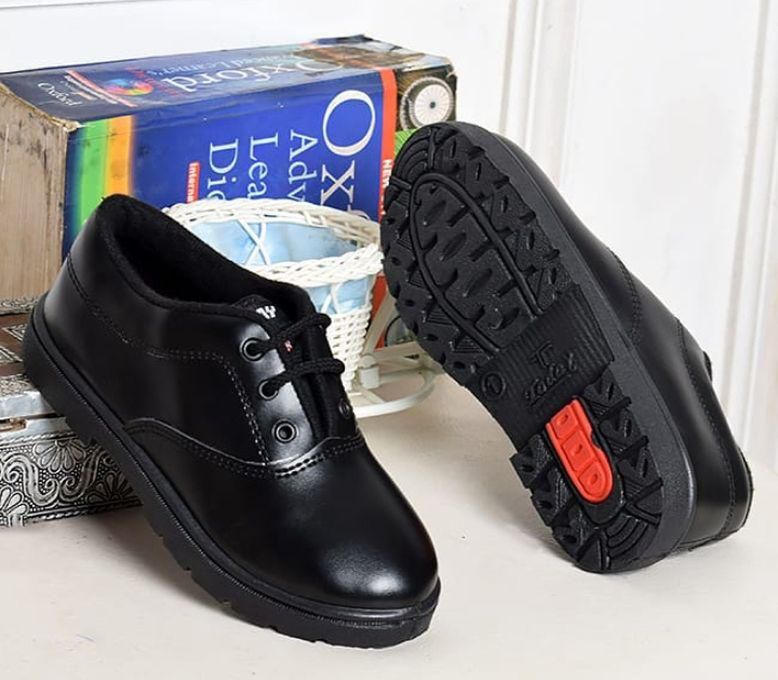 Quality Lace Up School Shoes With Socks - Black