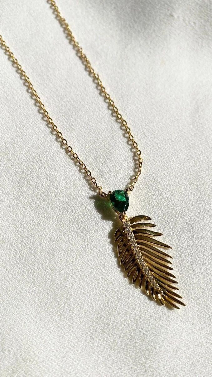 Artsy Emerald Stone Palma Necklace