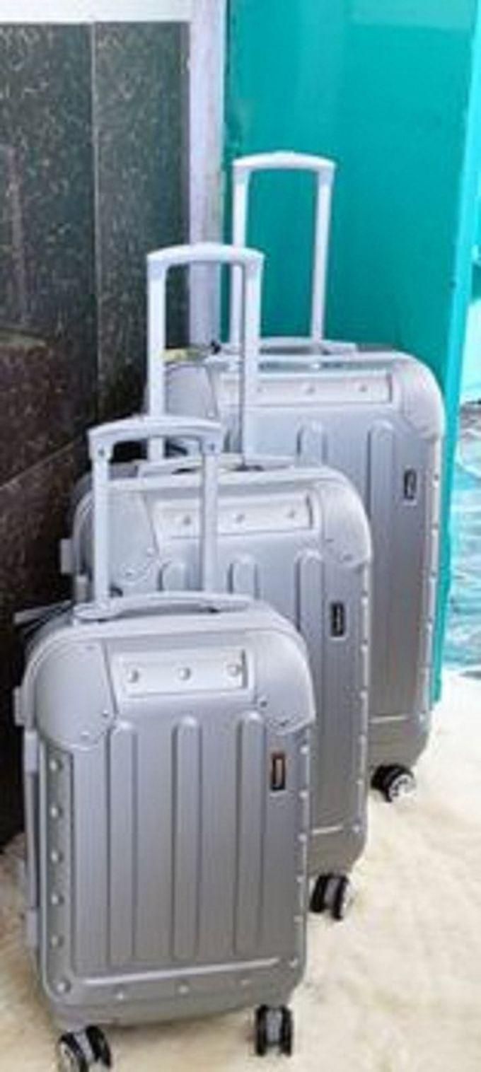 Good Partner 3 Piece Premium Set Hard Shell Travel Suitcases With Spinner Wheels