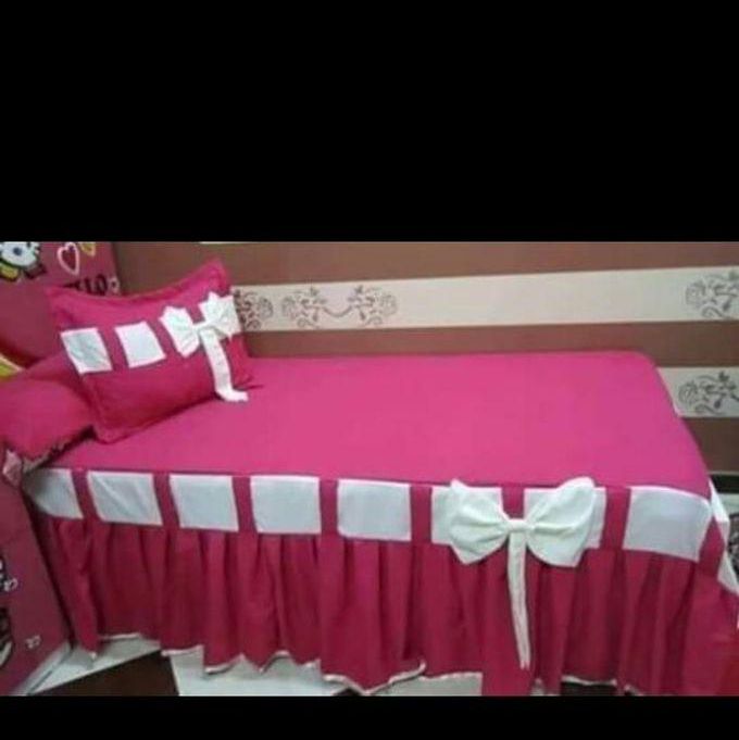 Bedsheet Set - 5 Pcs - Pink/White