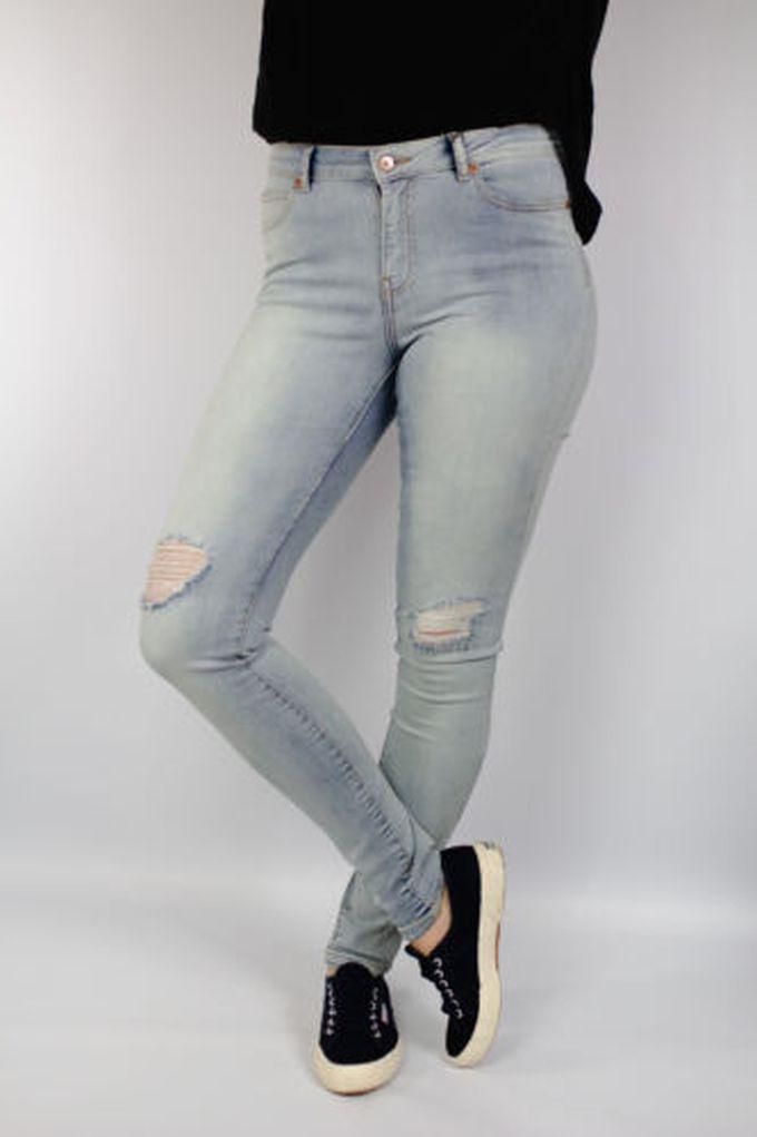 Vero Moda VMSEVEN Normal Waist Slim Fit Distressed Knee Jeans