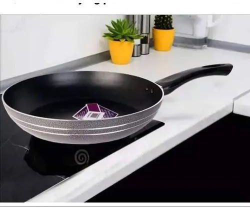 Generic 26CM BLACK FRYING PAN cookware appllicances Uses high grade aluminium that's durable Lightweight in design for excellent heat conductivity 3 layer non-stick marble coating 