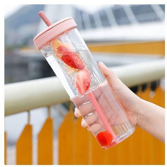 700ml Fruit Infusing Water Bottle With Straw.
