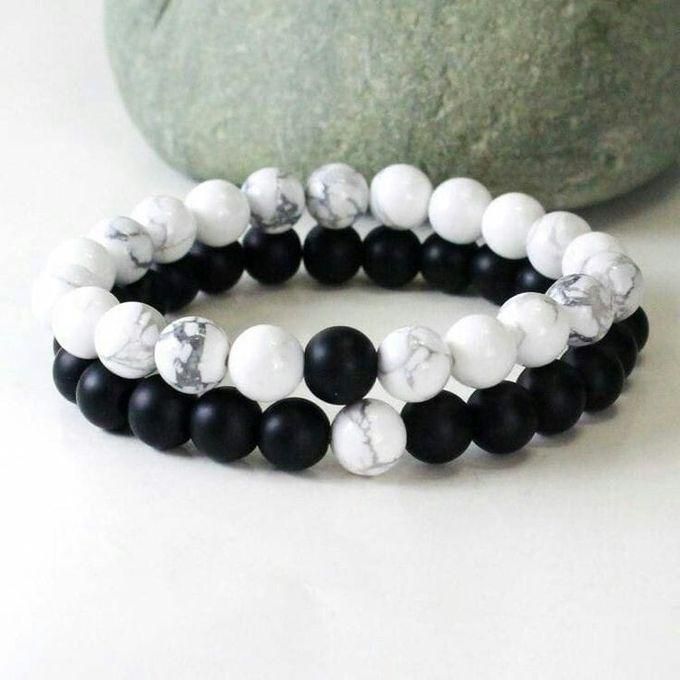 Unisex Bracelet In Black And White Matte Pearl Beads