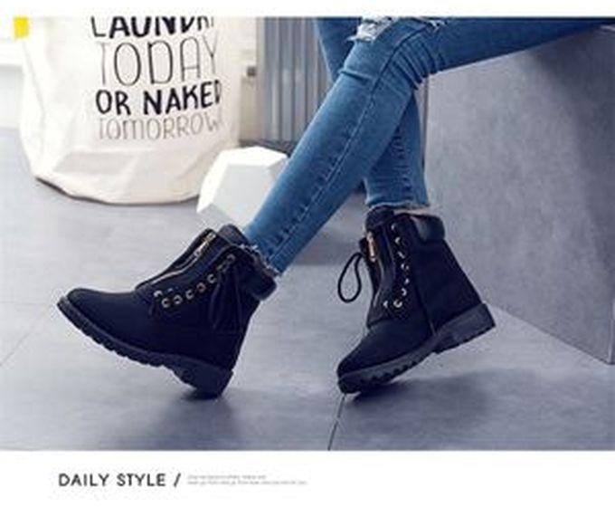 Fashion Quality Fashionable Boots For Ladies-Black