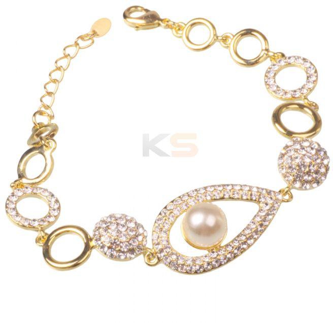 Crystal Decorated Pearl Bouquet Design 14K Gold Plated Alloy Bracelet