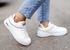 حذاء سنيكرز فلات أنيق - أبيض