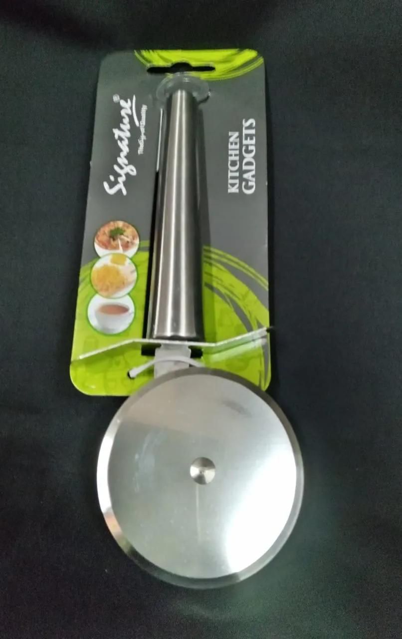 generic high quality  Stainless steel pizza cutter       Kitchen & Dining room appliances