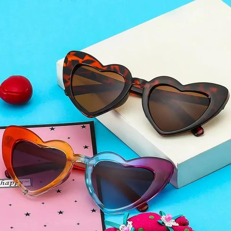 Summer Fashion Boys Girls Sunglasses Retro Style Heart Frame Outdoor Casual Glasses Heart Shaped Sunglasses for  Retro Cat Eye Sunglasses  Engagement Decoration Shopping Traveling 