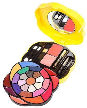 FOREVER52 – Trendsetter Makeup Kit (FMK012)