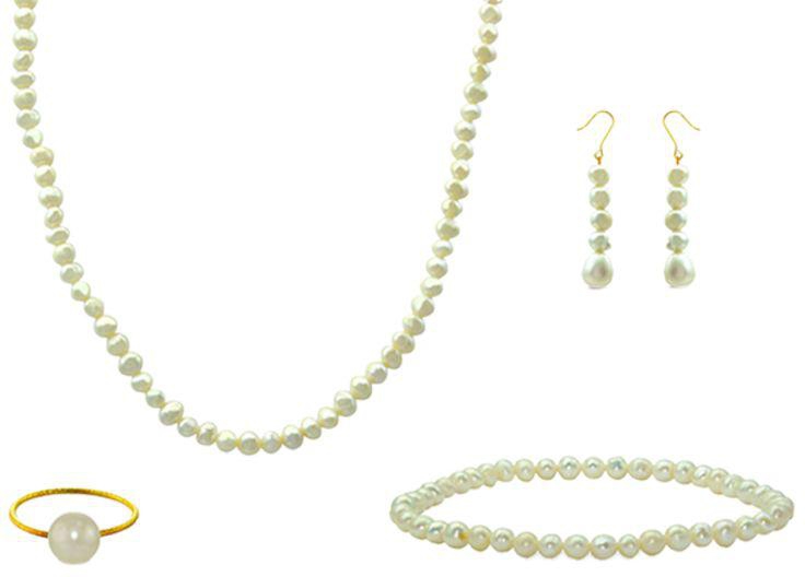 10 Karat Gold With Pearls Jewellery Set