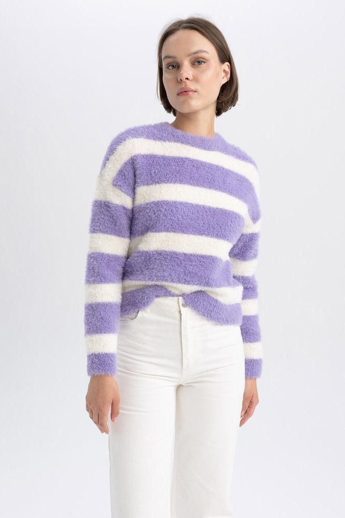 Defacto Woman Tricot Regular Fit Crew Neck Long Sleeve Pullover.