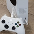 مجموعة بطارية "جيم ان تشارج" لوحدة التحكم اللاسلكية لـXbox (سلسلة Xbox X/S) من هايبركين ( ابيض) - سلسلة Xbox X