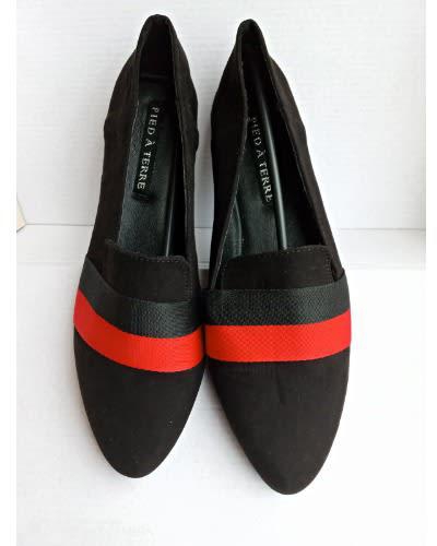 Simple Ladies' Cover Shoe - Black 