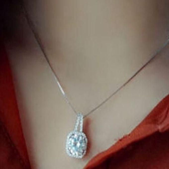 Women's Diamond Pendant Necklace