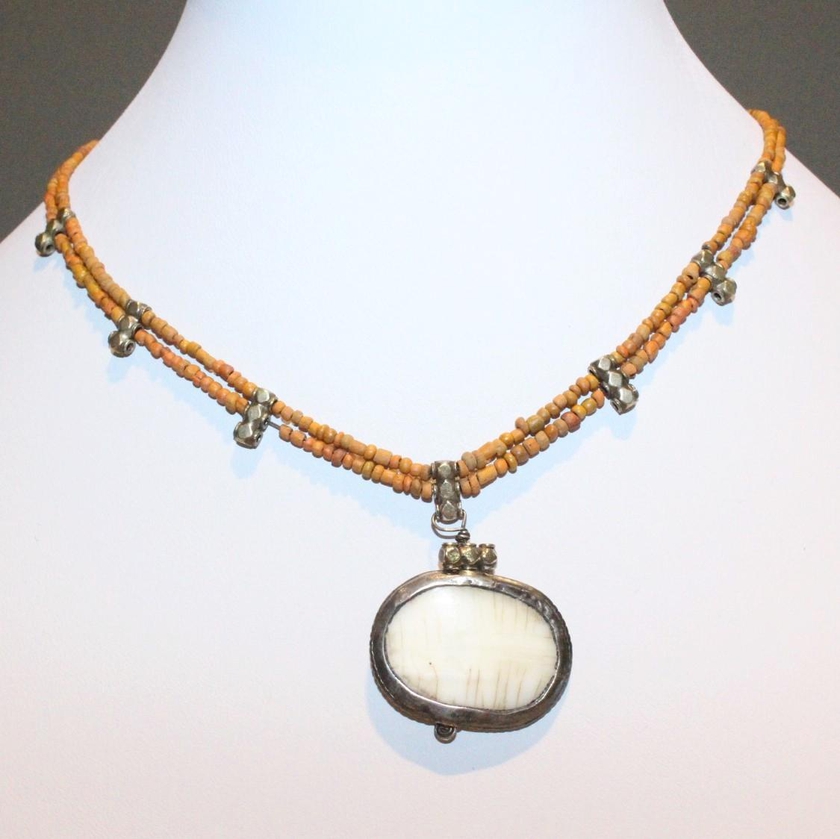 Magari Xinjiang Retro Original Stone Personality Necklace (Brown)
