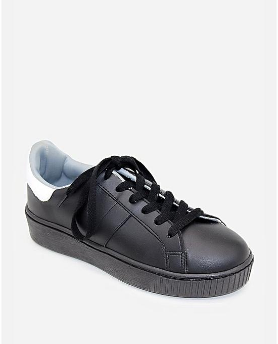 Tata Tio Lace Up Solid Casual Sneakers - Black