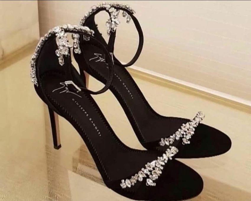 High Standard Quality Heeled Sandals -Black