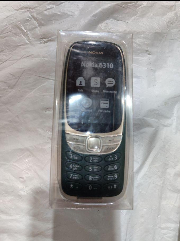Nokia 6310 Classic Design, Wireless FM Feature Phone - Green