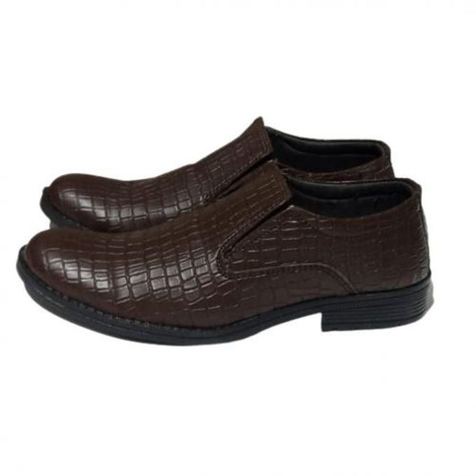 Casual Slip On Shoes - Brown