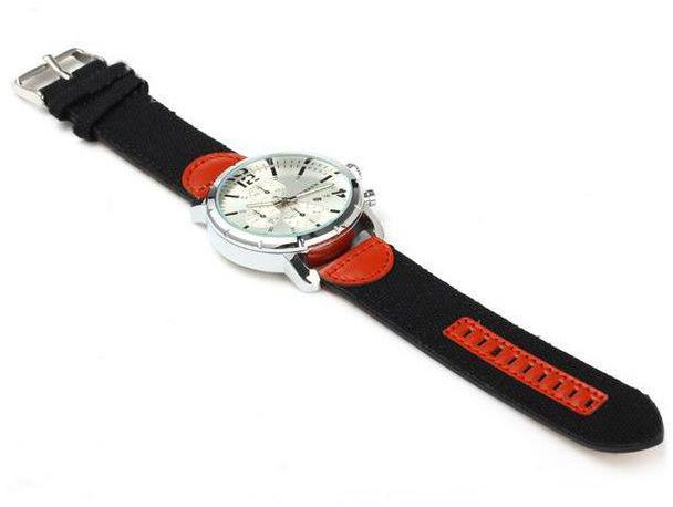 Curren Casual Man Watches With Leather Strap And Silver Color Case, Silver Color Dial  Curren-8194