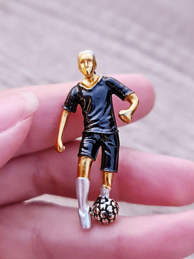 The Football Player Brooch And Clothes Pin 2
