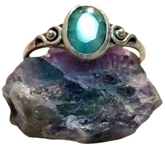 Sherif Gemstones Tiny Small Elegant Natural Green Emerald Silver Ring , Best Gift , Chakra Healing Birth Stone