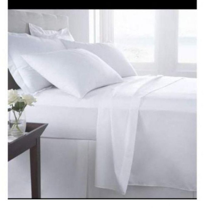 4*6 Cotton Plain White Sheets( 2pcs Bedsheets ▫️4pcs Pillow Cases )