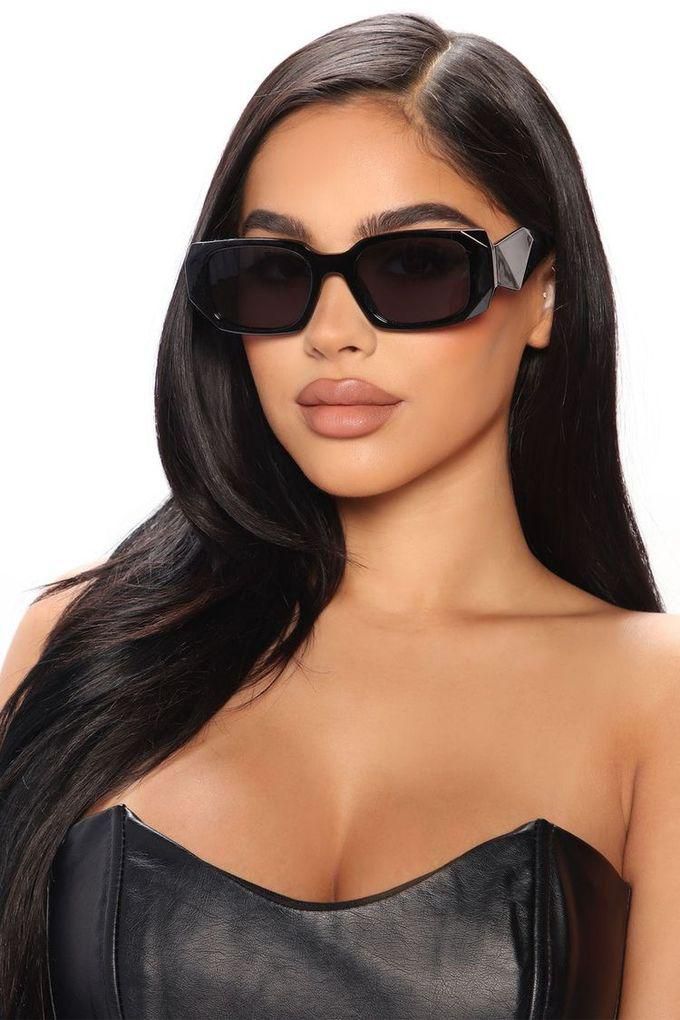 Chic Square Sunglasses - Black