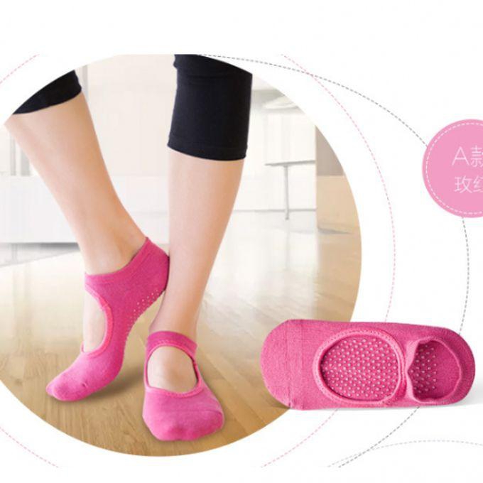 Non-slip Yoga And Pilates Socks For Women.1 Pair. May Vary