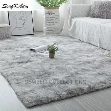 CARPET VERY LIHGT DARK PATCHED GREY Generic Luxurious Soft Fluffy Carpet-Grey.5*8. THE CARPET IS SOFT AND FLUFFY ITS EASY TO WASH AND DRIES