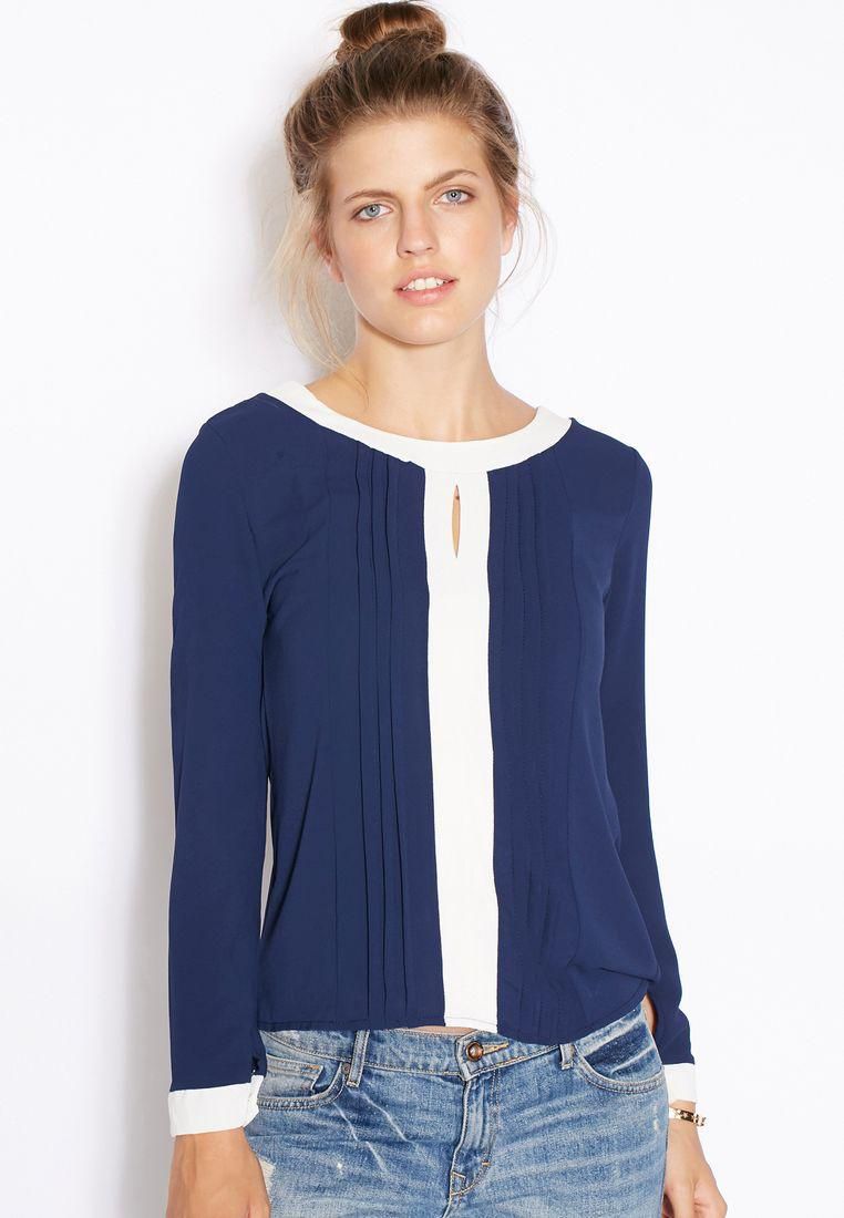Contrast Trim Pleated Top