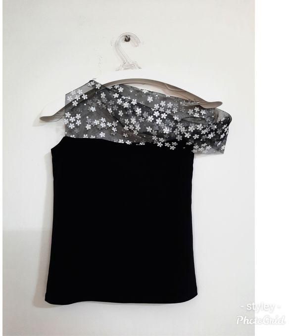 Styley Black Blouse Of Stretch Fabric And Tulle