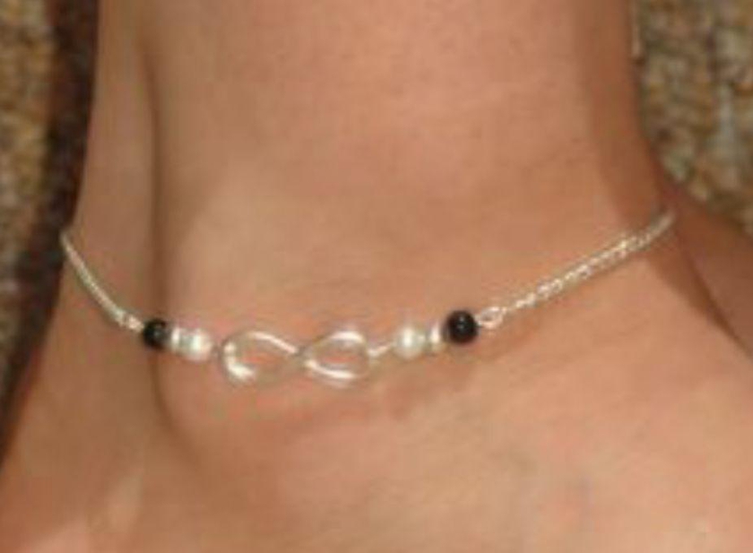 O Accessories Anklet White / Black / Infinity