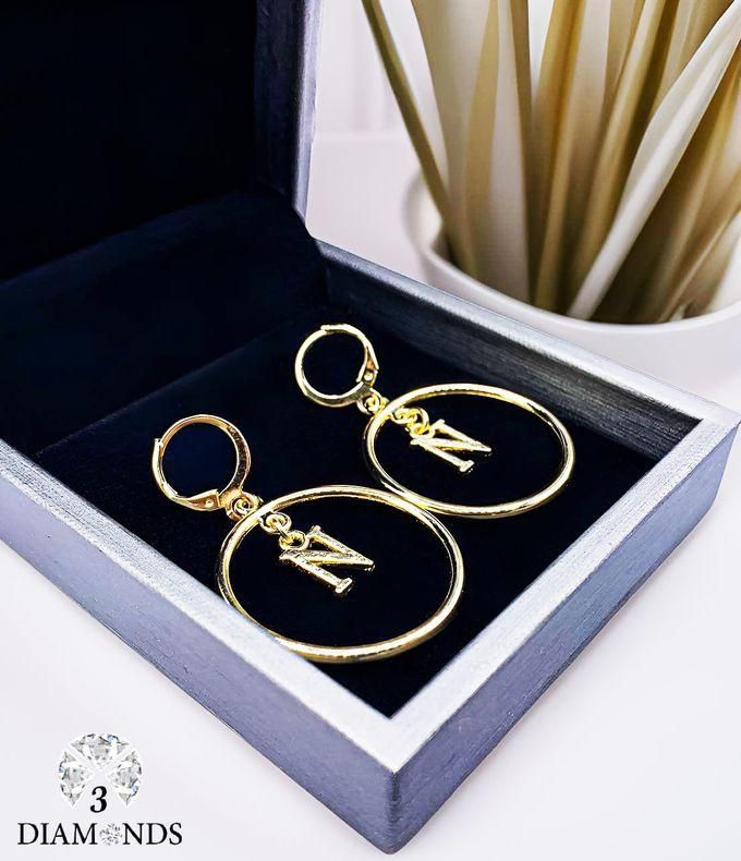 3Diamonds Earrings With The Letter N, Gold Plated Without Lobes - High Quality
