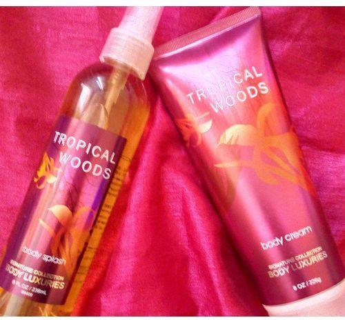 Signature Collection Tropical Woods 2-in-1 set (body cream 226g and body splash 236ml)